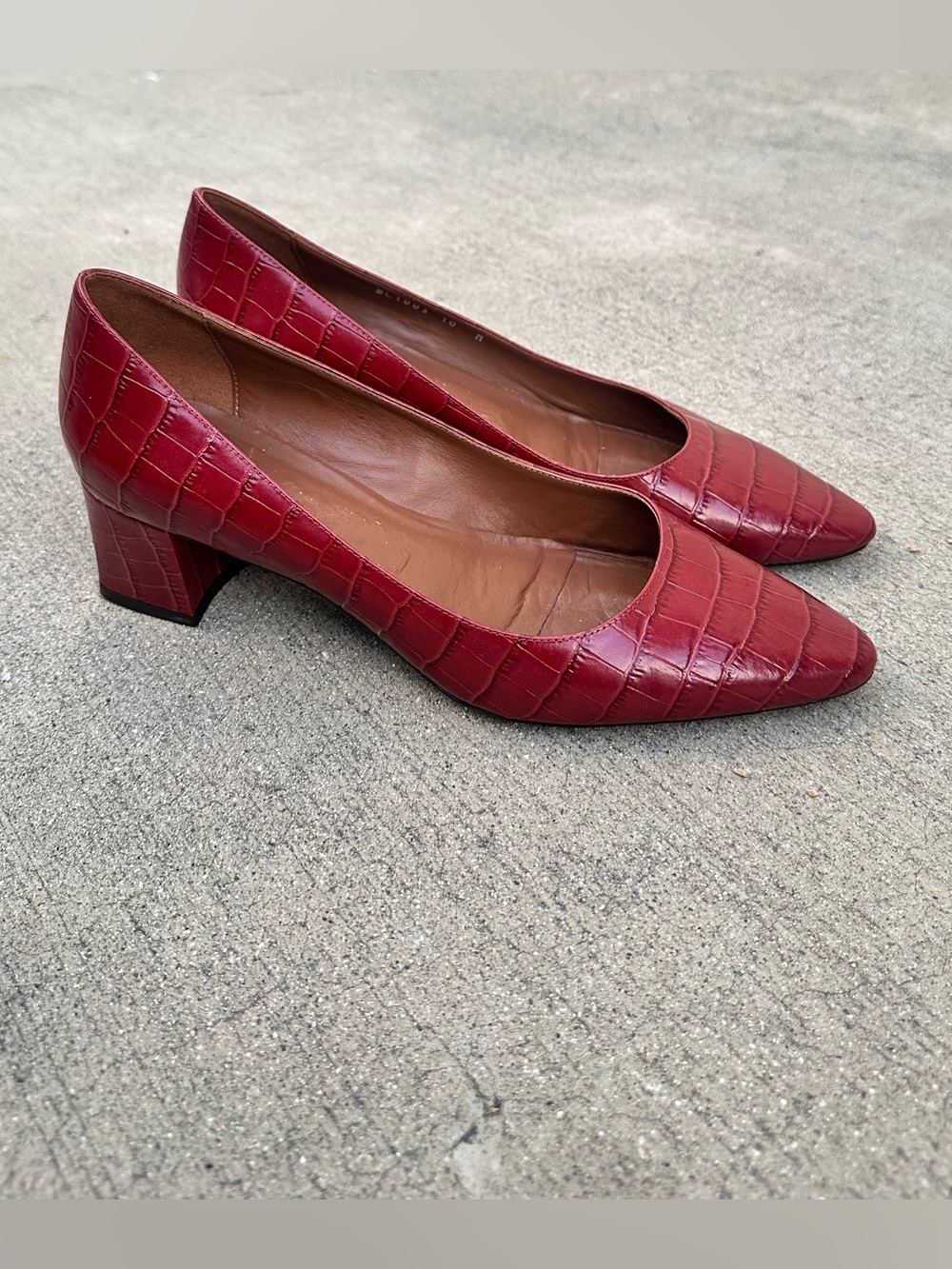 Aquatalia Pasha The Ruby red Croc-embossed Leather Elegant Pumps ~10